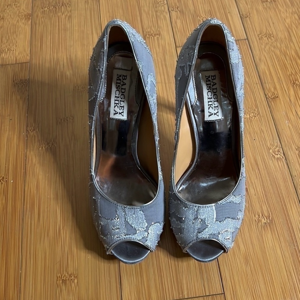 Badgley Mischka Silver Peep Toe Heels